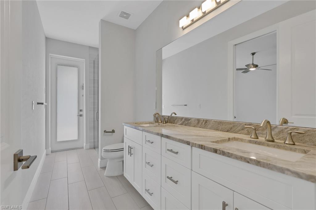 Guest bath  that doubles as pool bath