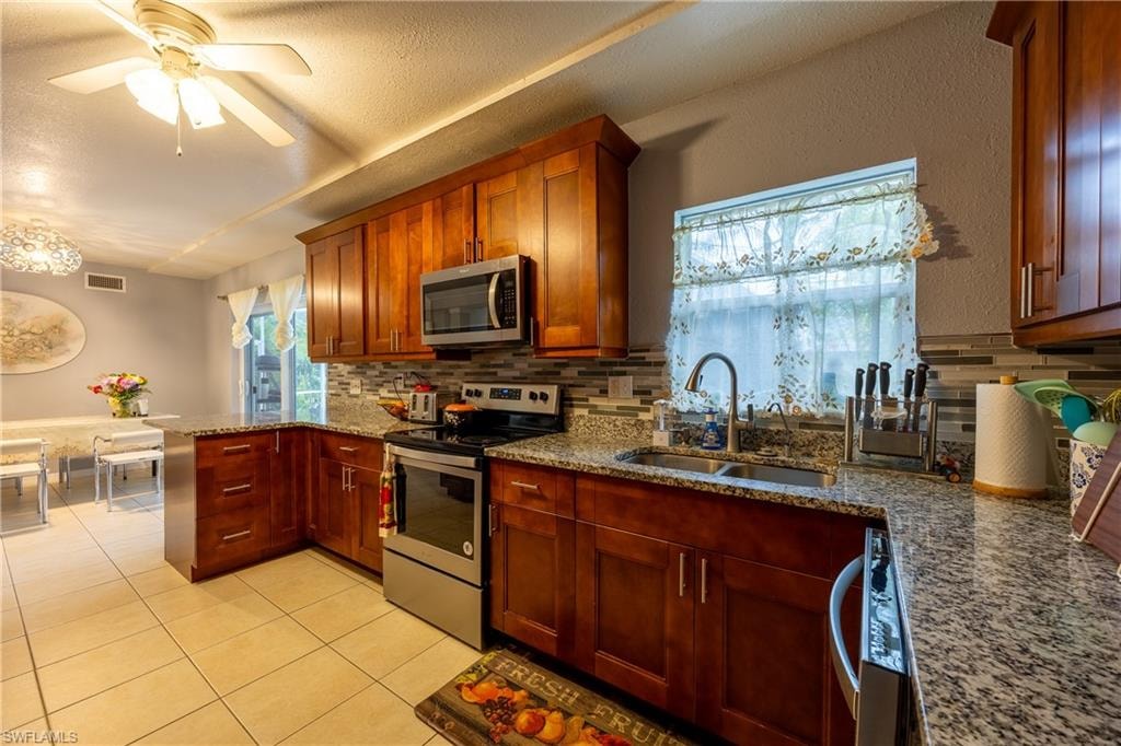 1th Fl full kitchen