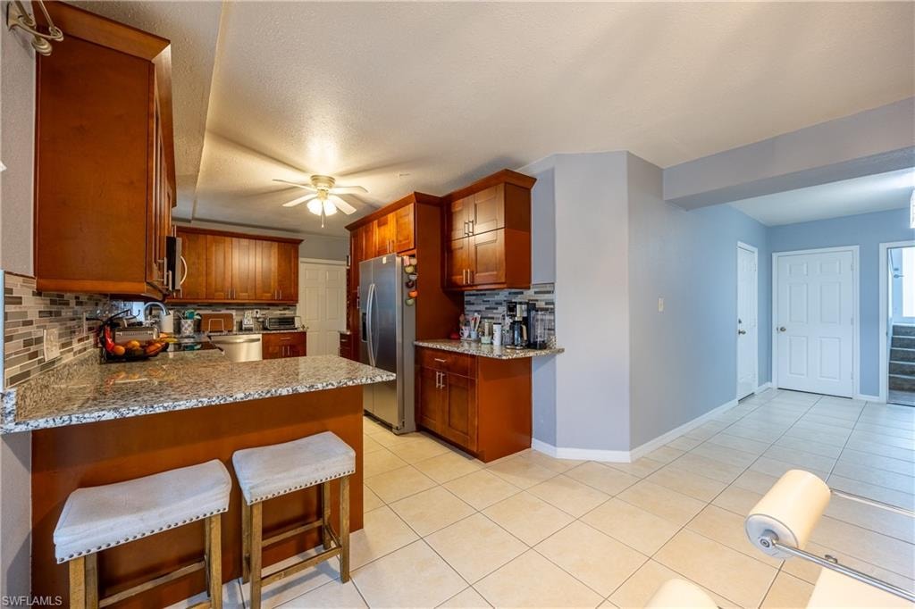 1th Fl full kitchen