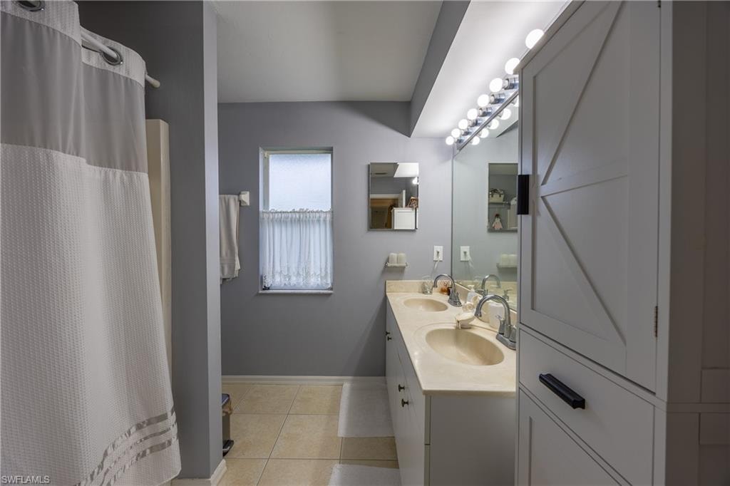 Master full Bathroom