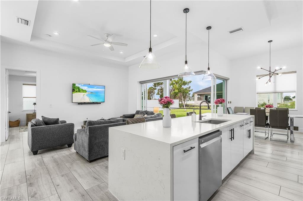 300 Chiquita BLVD N photo 10