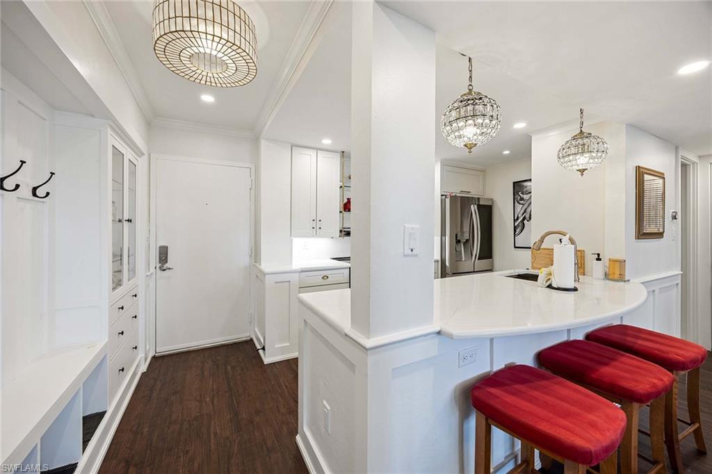 555 Park Shore DR B408 photo 6