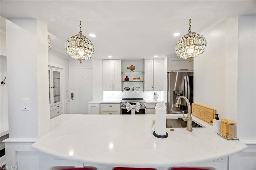 555 Park Shore DR B408 photo 13