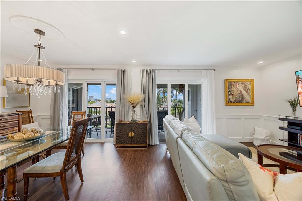 555 Park Shore DR B408 photo 7