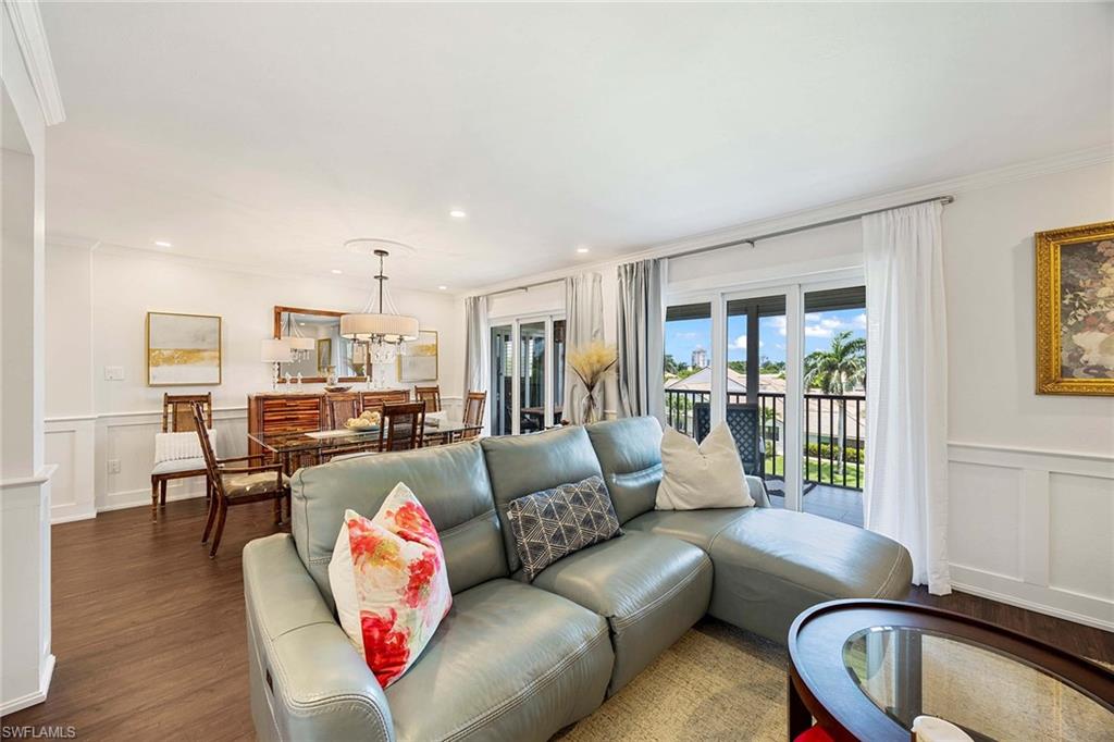 555 Park Shore DR B408 photo 10