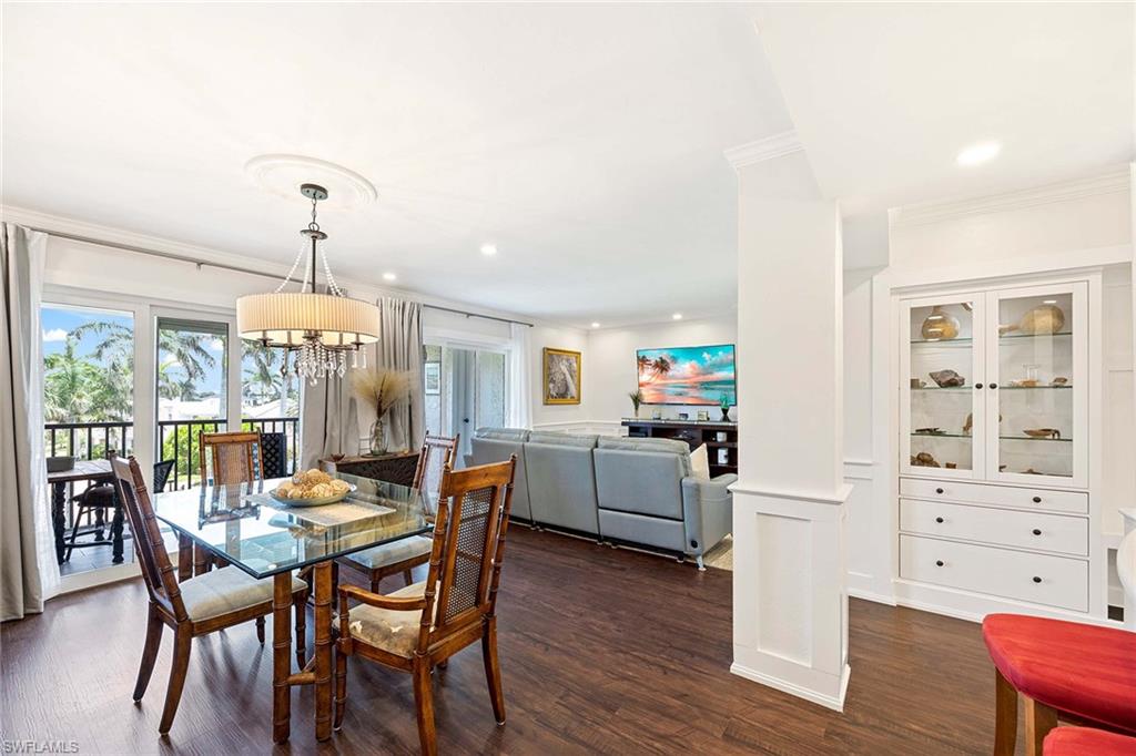 555 Park Shore DR B408 photo 11