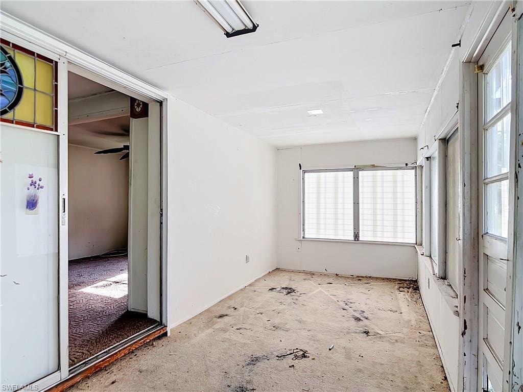 8318 Roosevelt ST photo 10