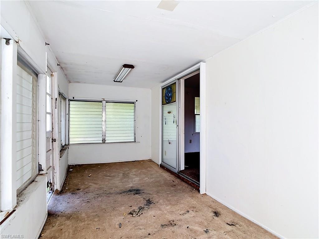 8318 Roosevelt ST photo 11