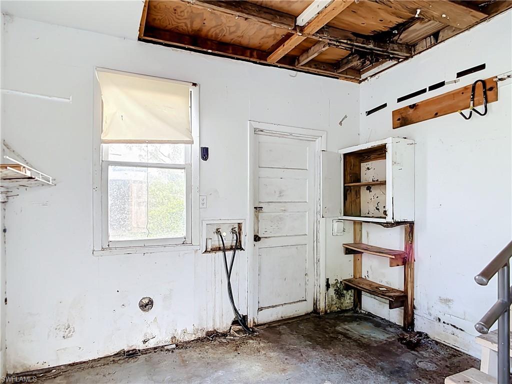 8318 Roosevelt ST photo 35