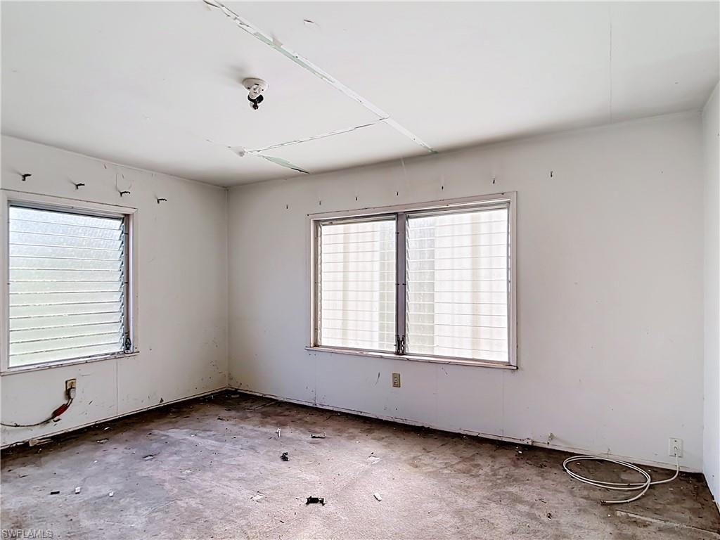 8318 Roosevelt ST photo 29