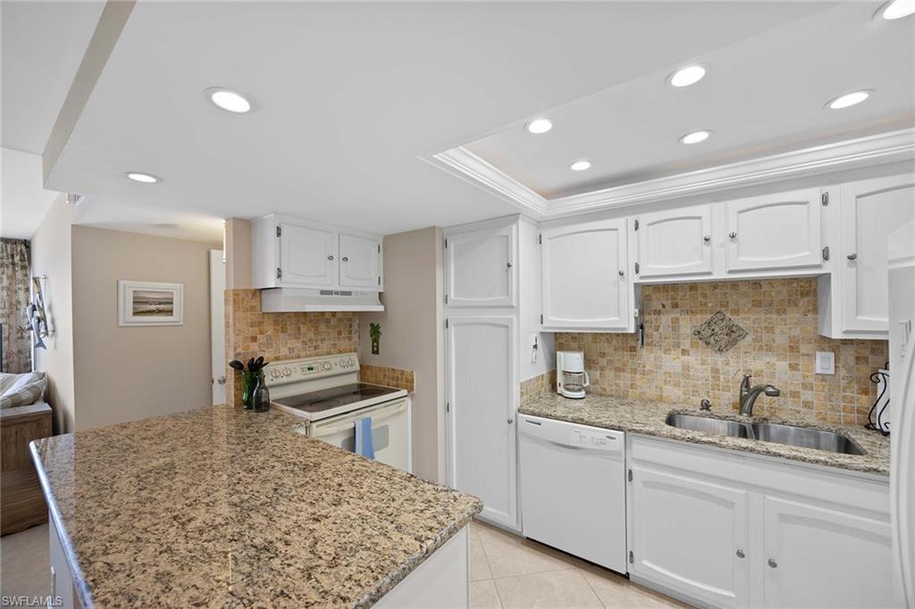 3443 Gulf Shore BLVD N 707 photo 12