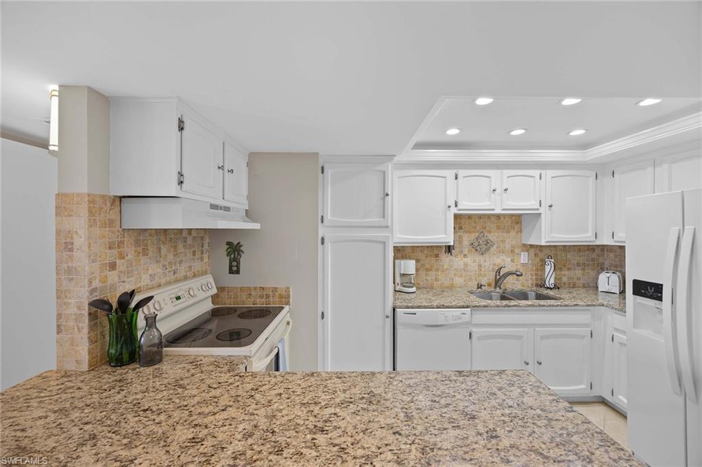 3443 Gulf Shore BLVD N 707 photo 10