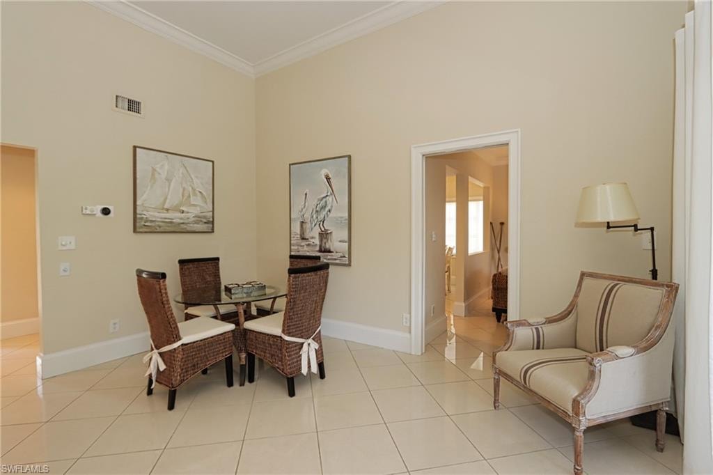 Extra Dining Room Sitting Area