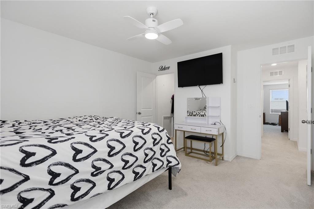 Upstairs guest bedroom