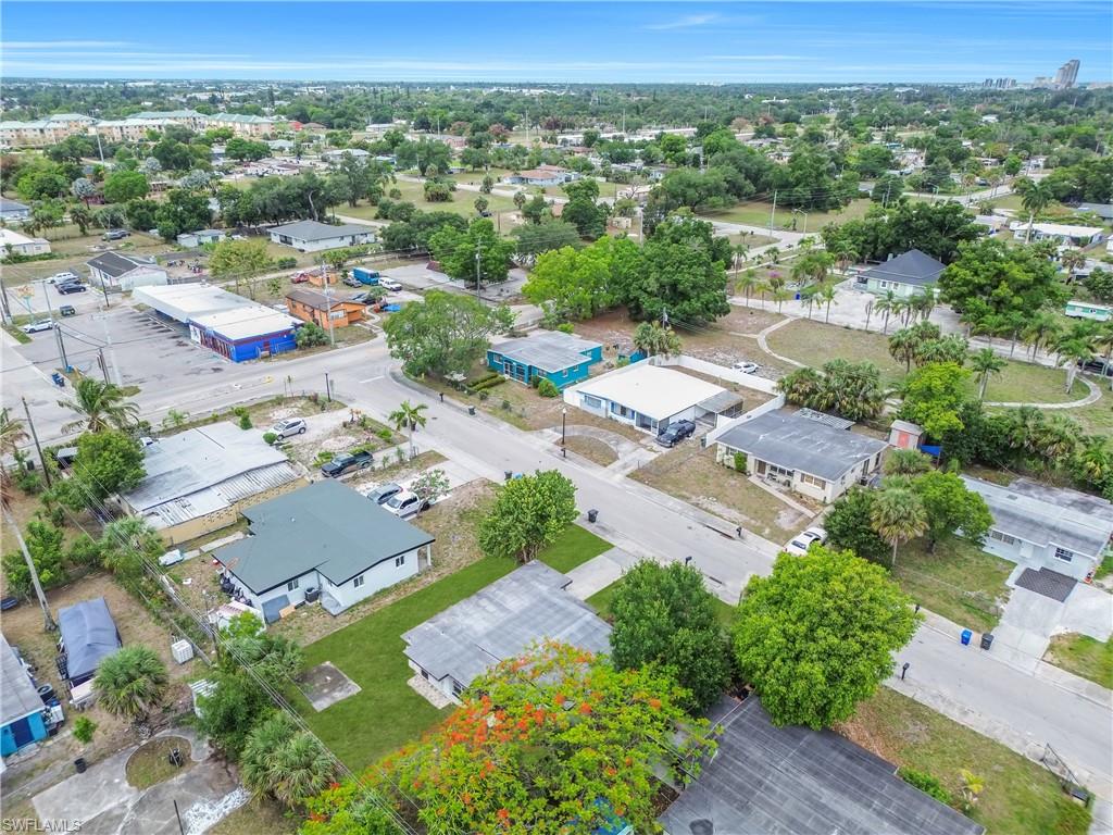 View of the neighborhood