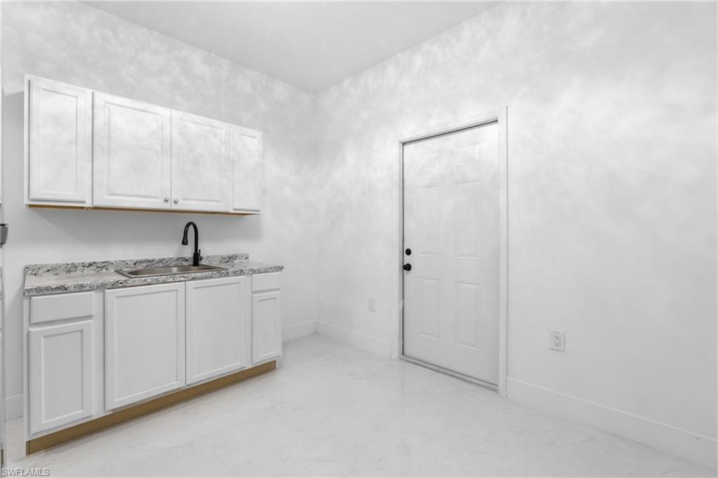 2506 SW Embers TER photo 32