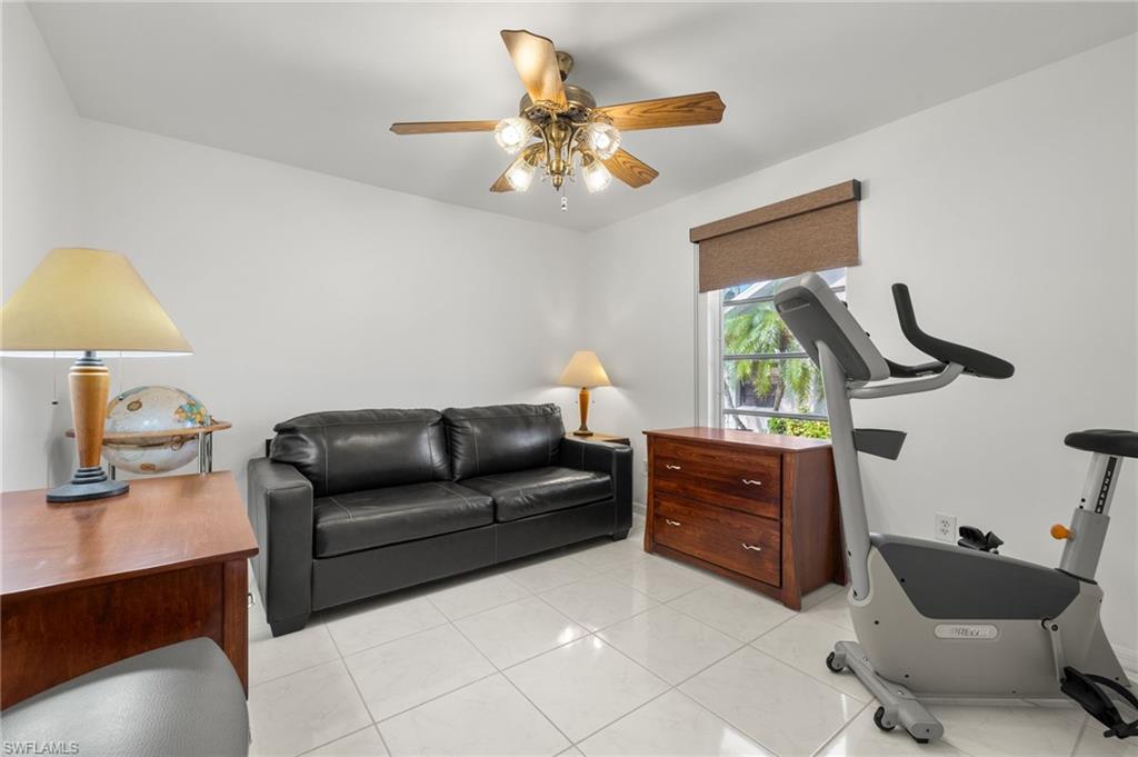 2223 SE 10th LN photo 32