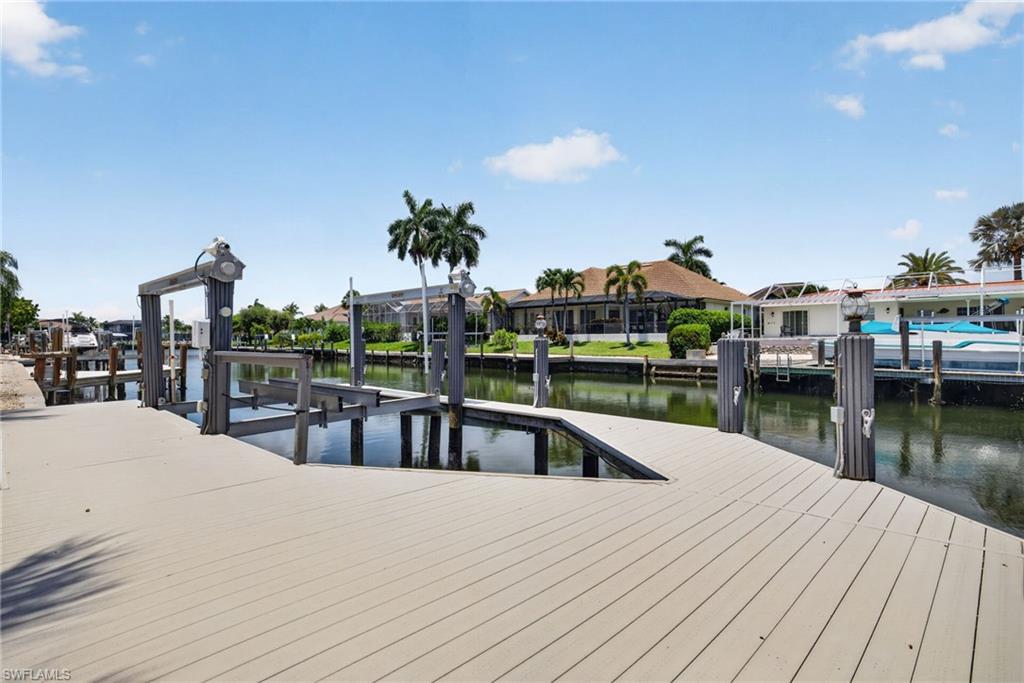 large dock/lift