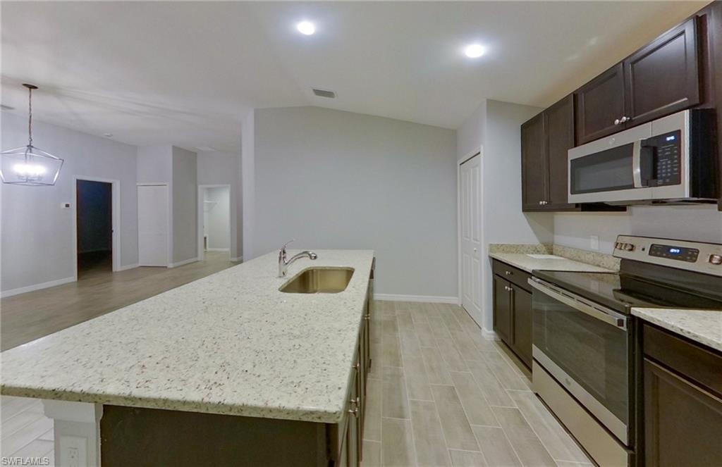 227 Pennfield ST photo 7