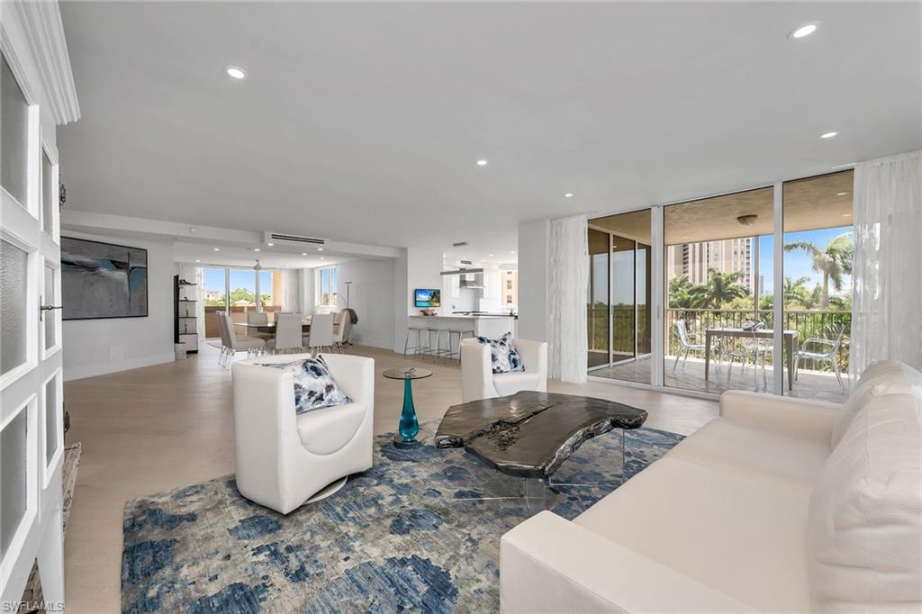 6597 Nicholas BLVD 401