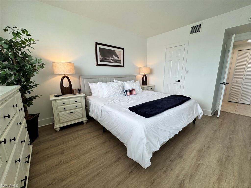 801 River Point DR 206A photo 16