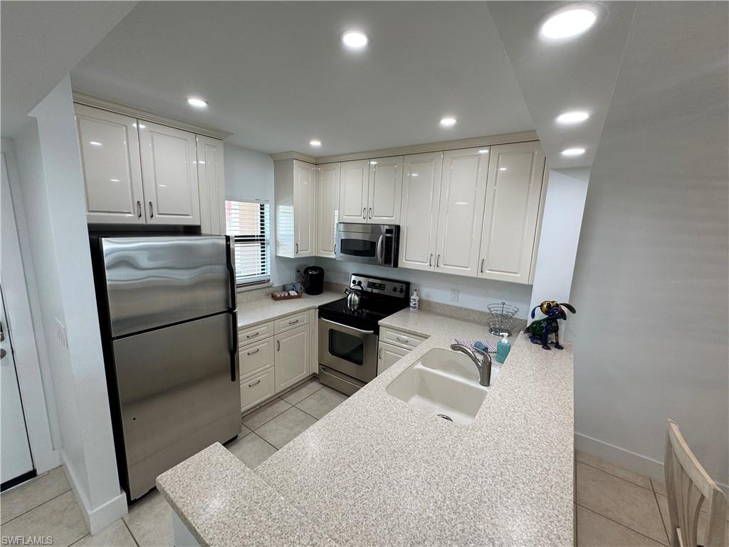 801 River Point DR 206A