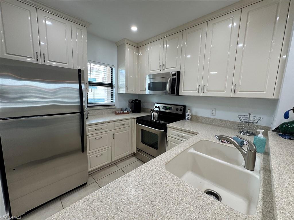 801 River Point DR 206A