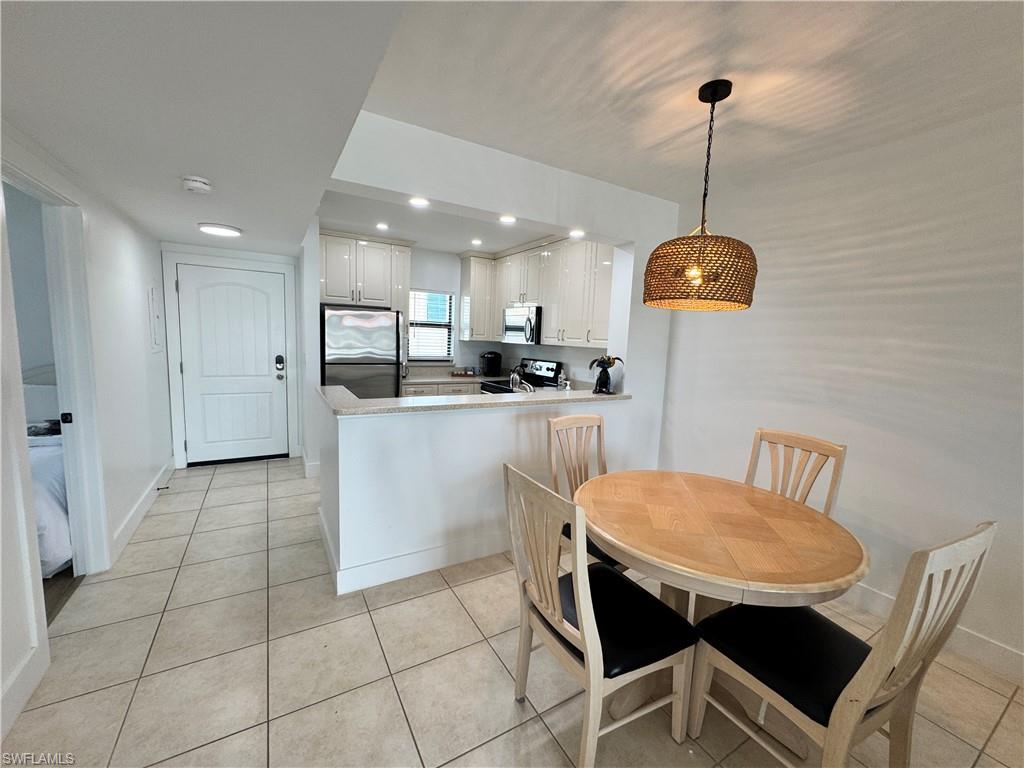 801 River Point DR 206A photo 8