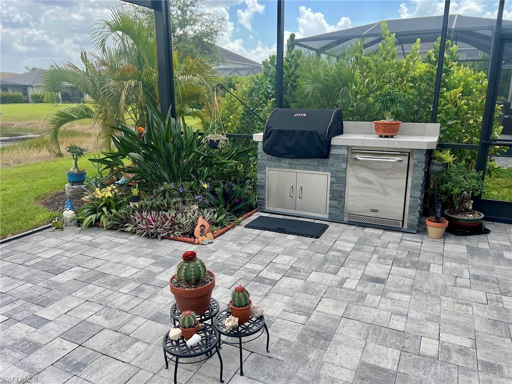 Outdoor Kitchen