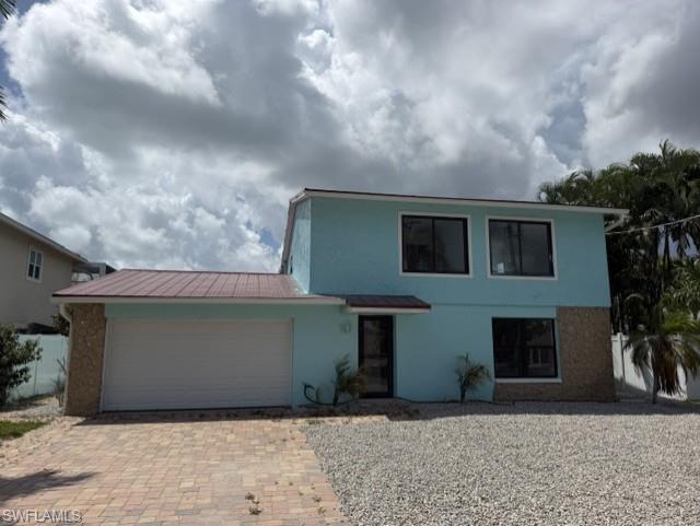 215 Albatross ST