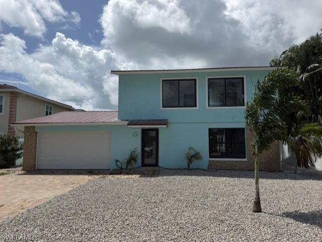 215 Albatross ST