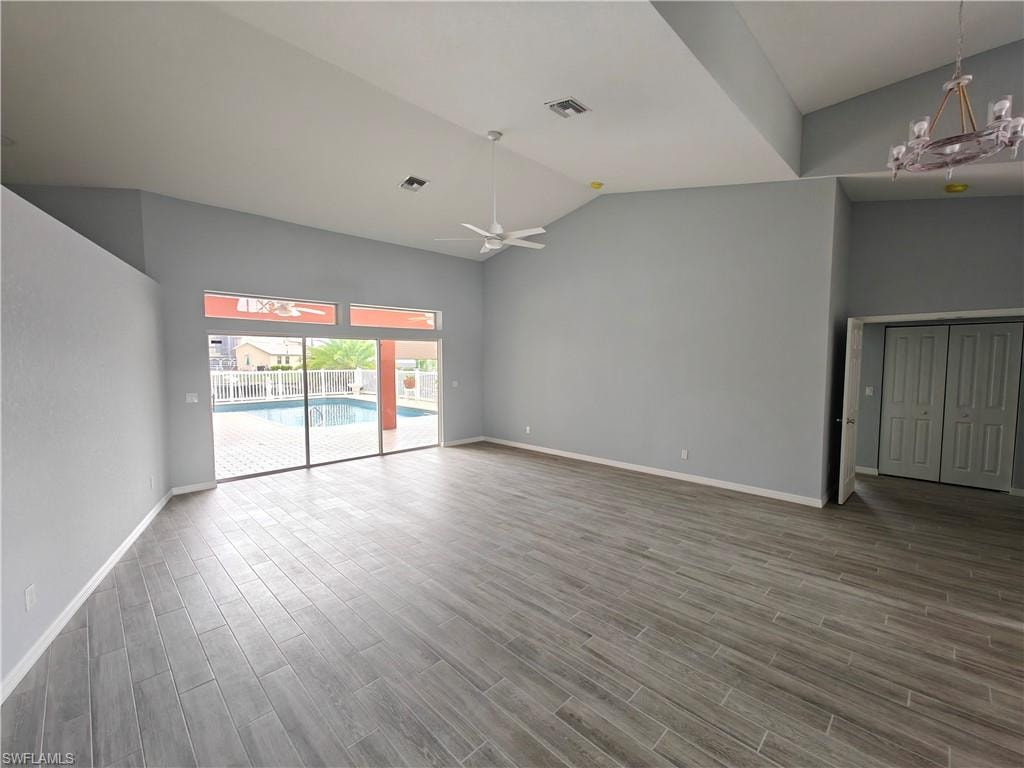 2105 SW 53rd TER