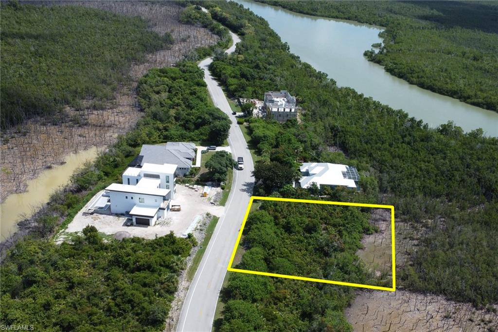 792 Whiskey Creek DR photo 9
