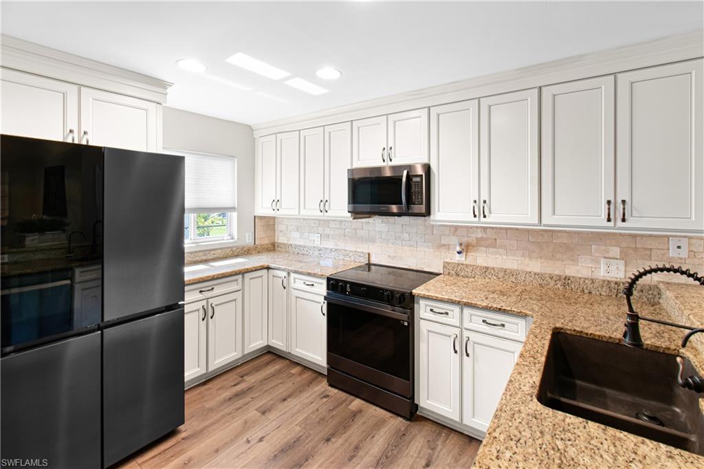 1215 SW 31st TER photo 12