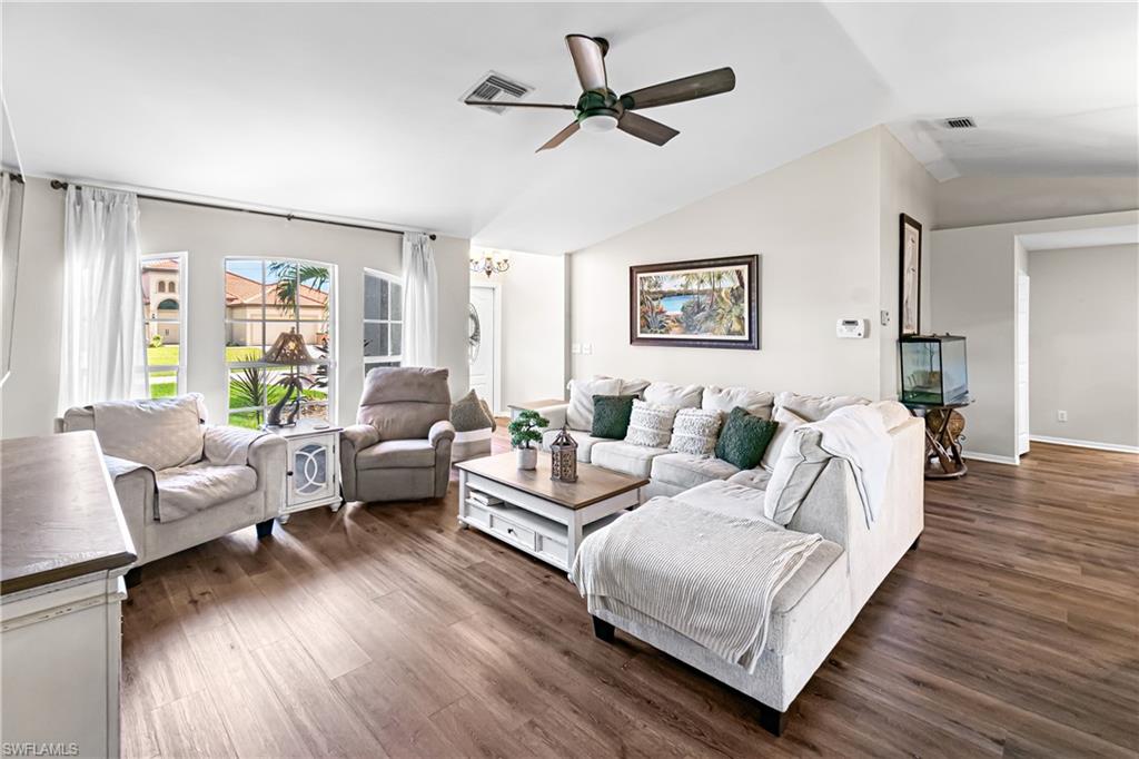 1215 SW 31st TER