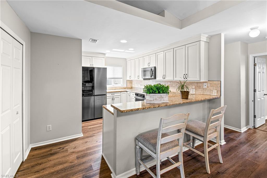 1215 SW 31st TER photo 10