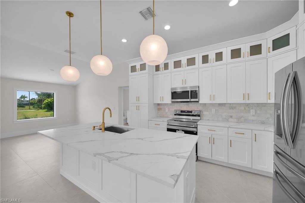 1213 NW 25th PL