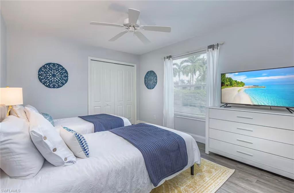 1537 Vintage LN