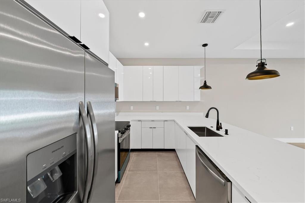 1010/1012 Gerald AVE photo 17
