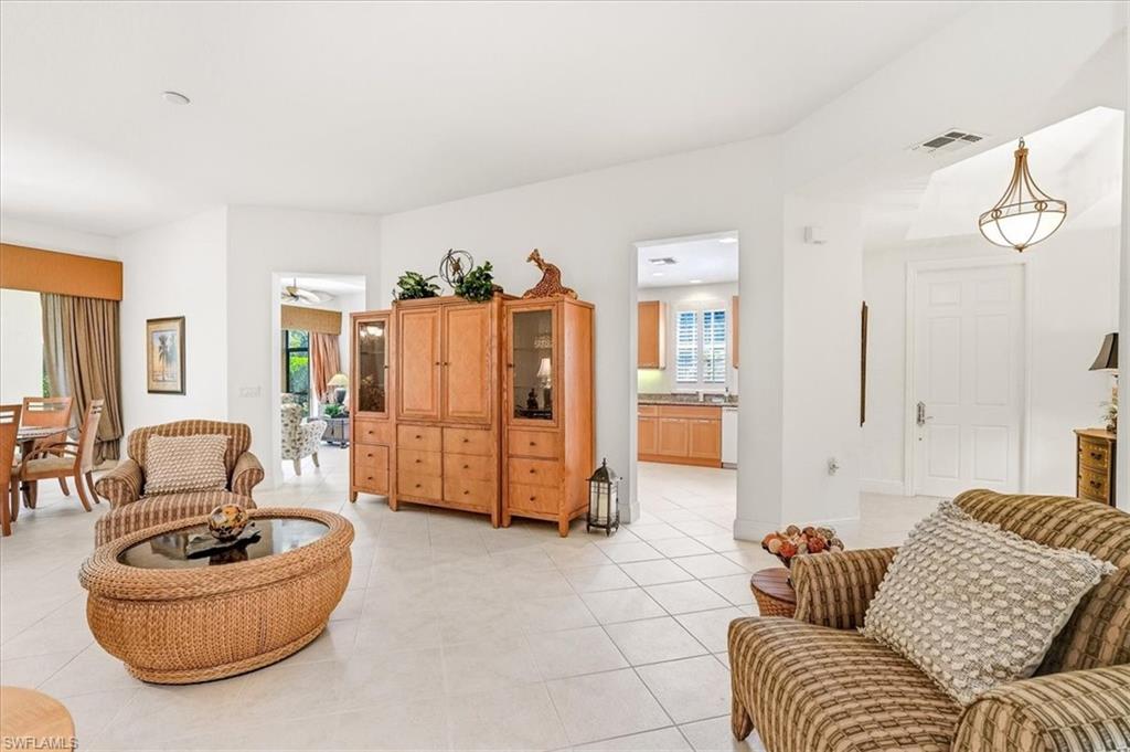 3730 Montreux LN 104 photo 6
