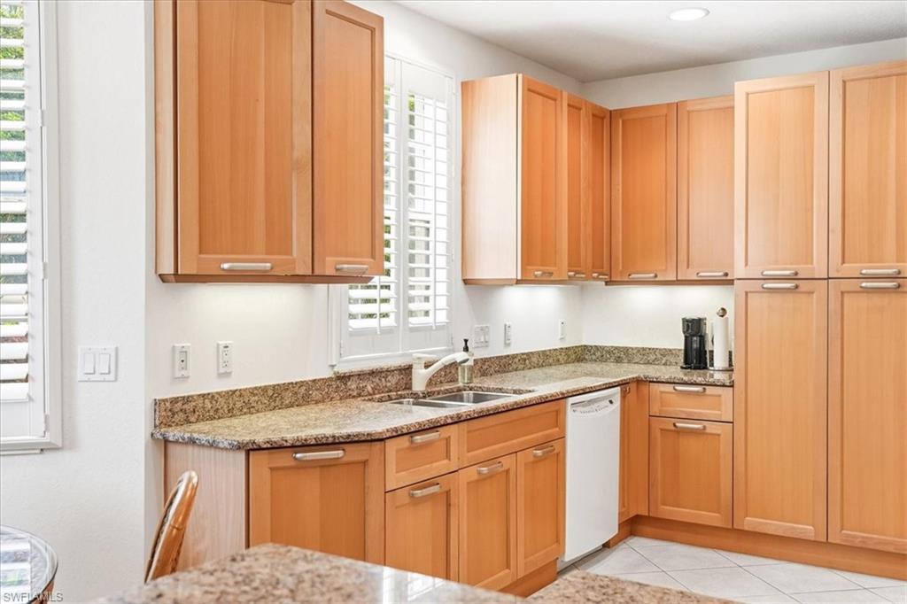 3730 Montreux LN 104 photo 12