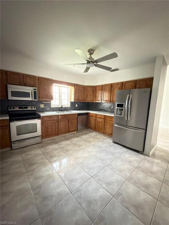 200 Arthur AVE photo 13