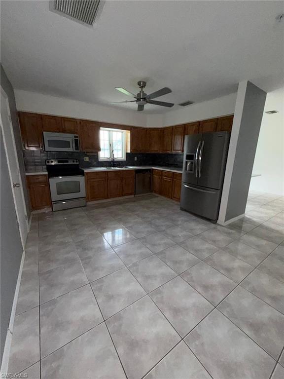 200 Arthur AVE photo 17