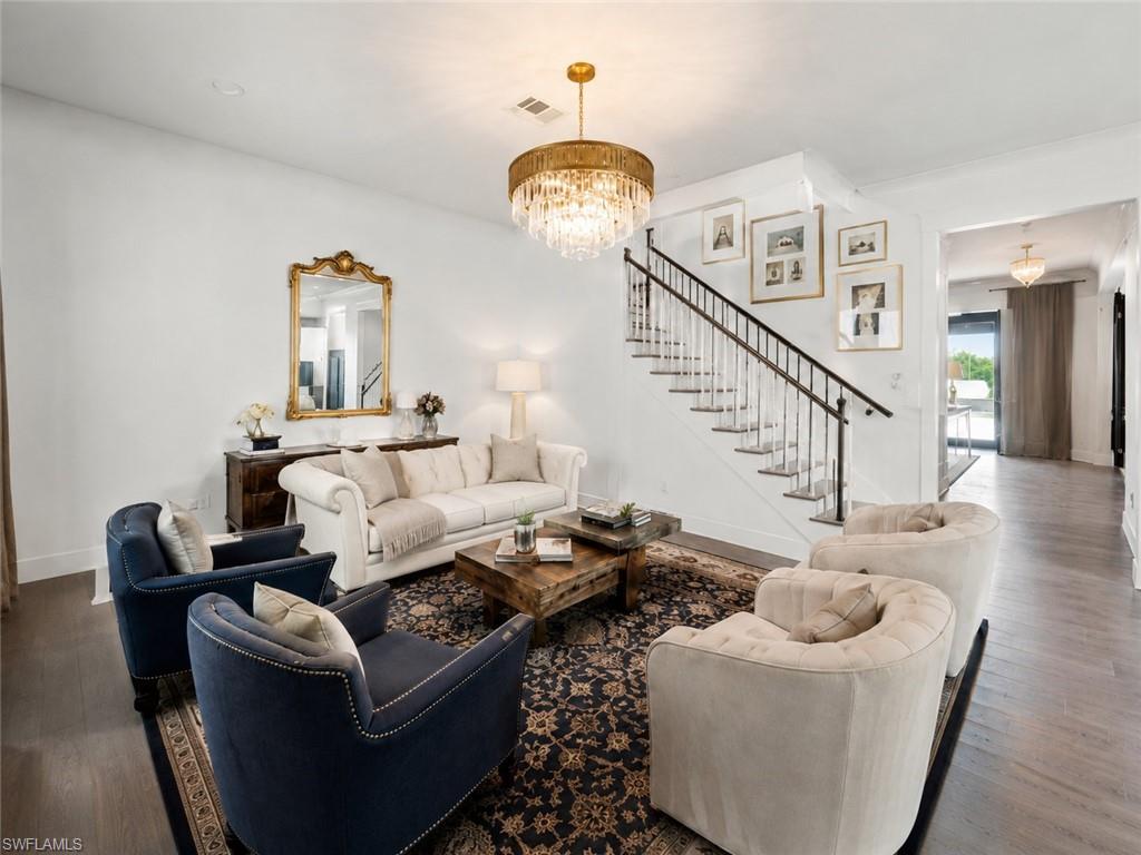 11905 Hickory Estate CIR