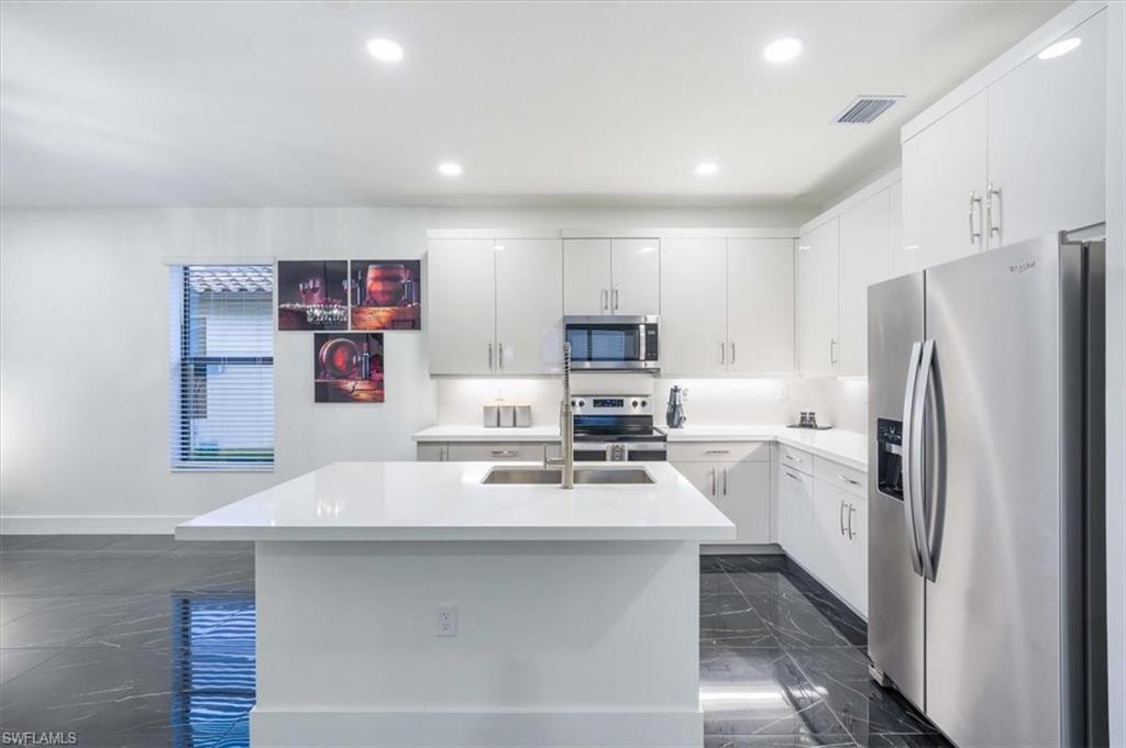 Kitchen / Island