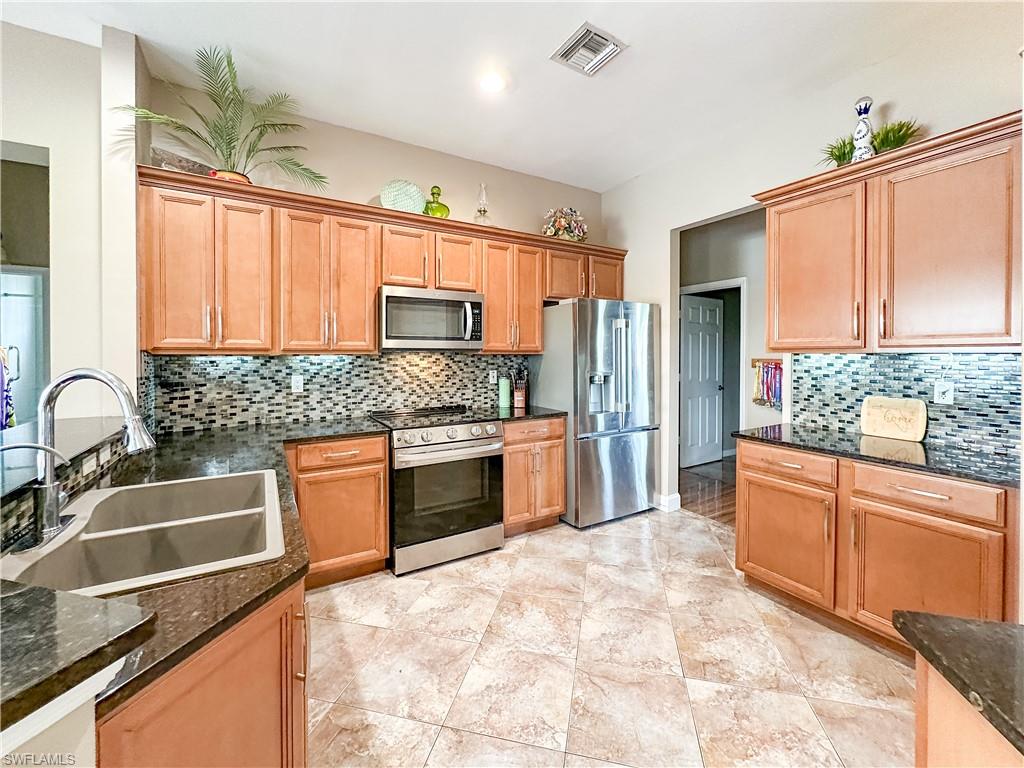 605 Grand Rapids BLVD photo 7