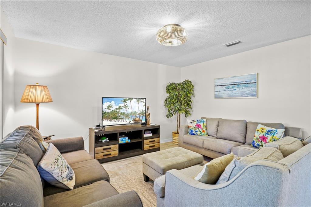 Fully Turn-key (everything included). Gorgeous upgraded, tile flooring.Just bring your bags and head for the pool.