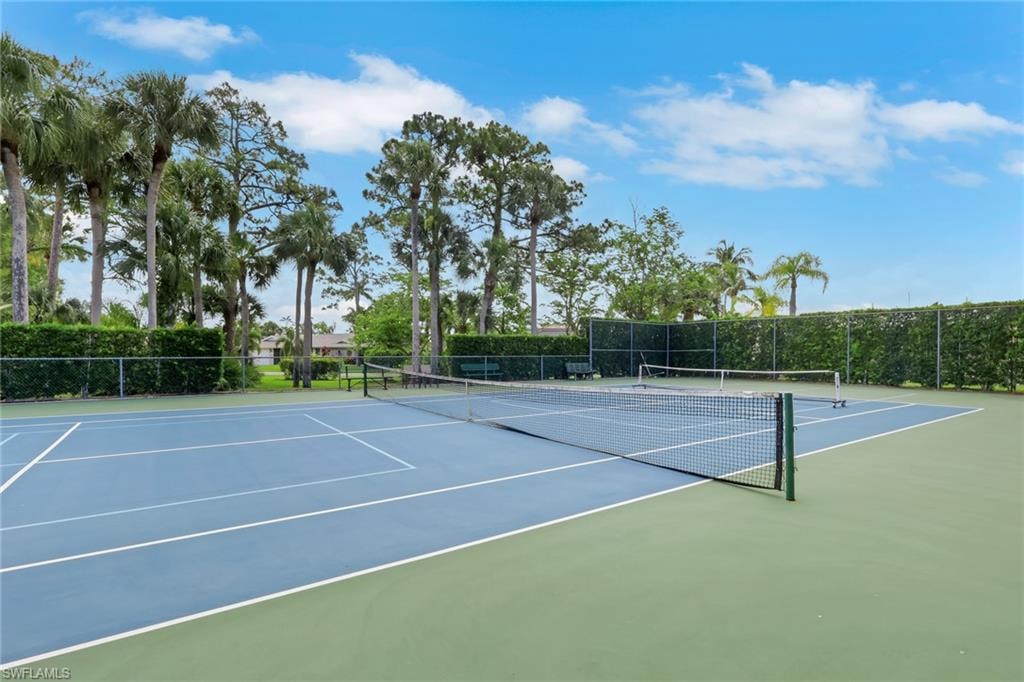 Community tennis court
