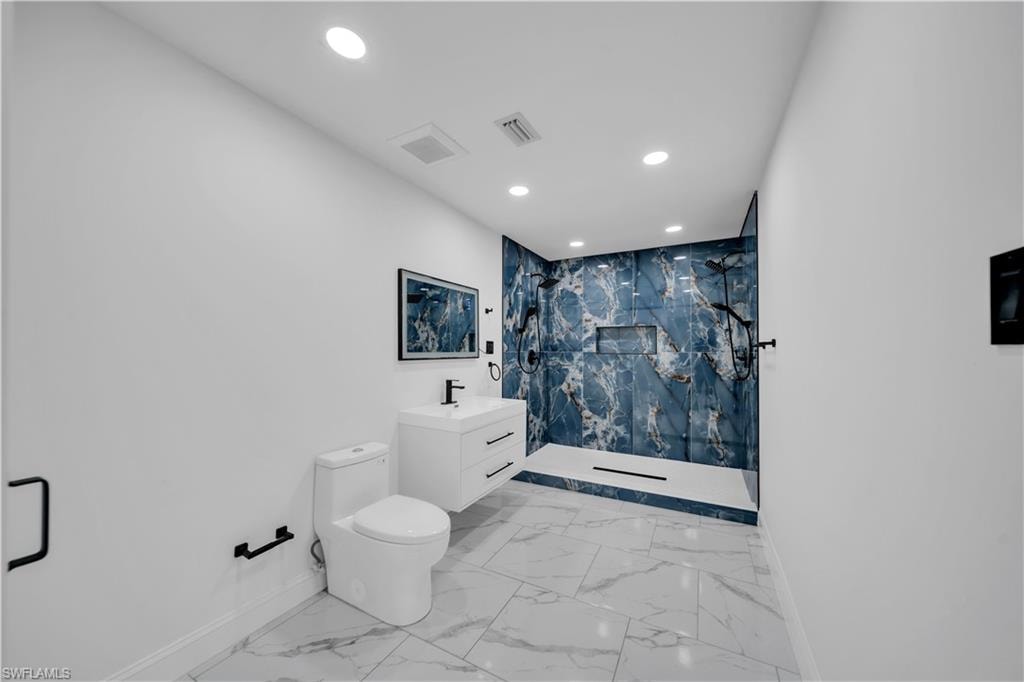 139 E Lake DR photo 23