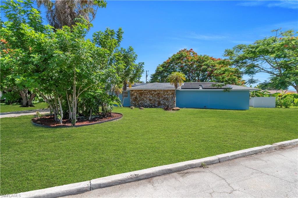 139 E Lake DR